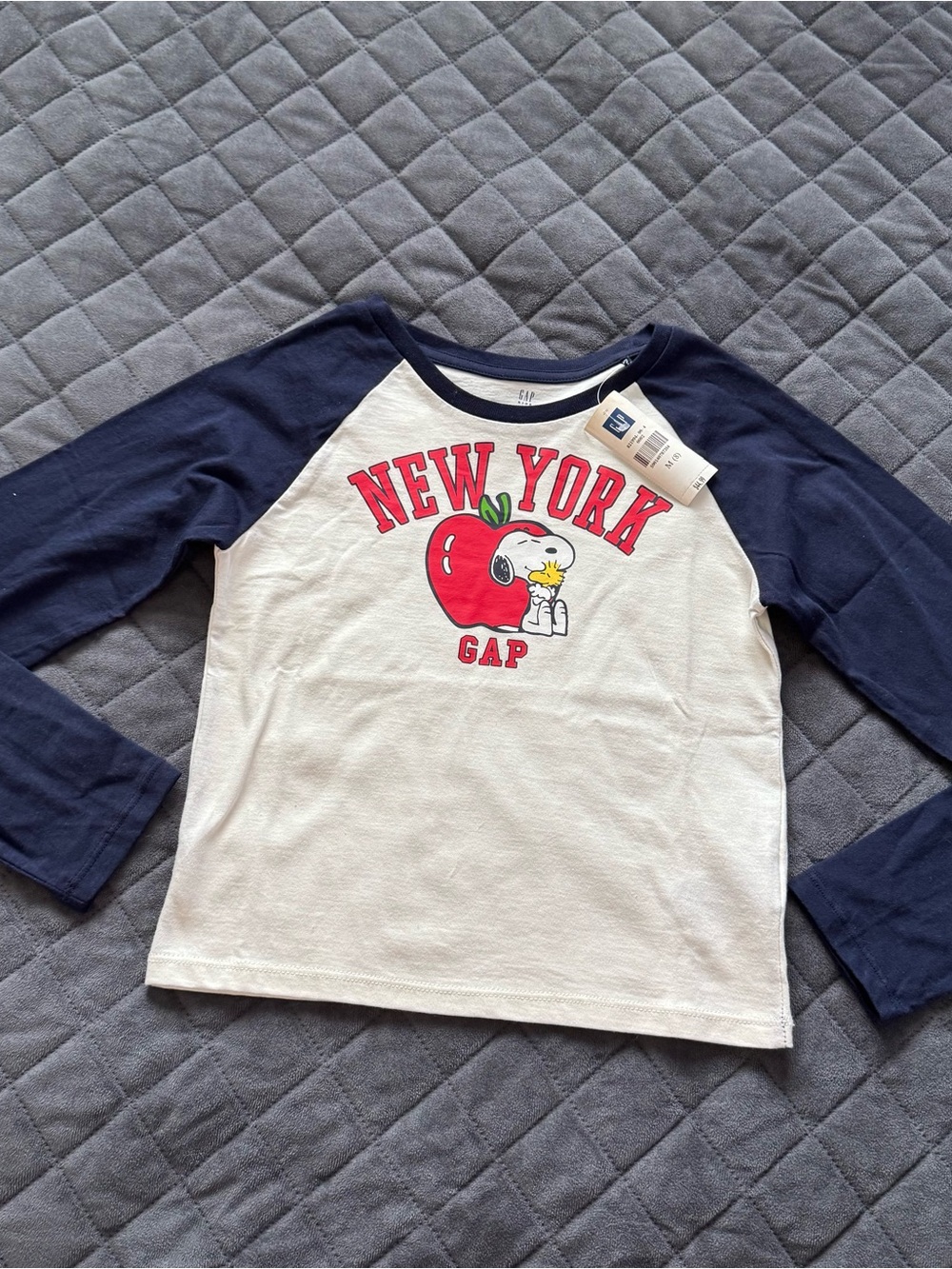 NWT GAP Kids Peanuts Snoopy New York Raglan Long Sleeve Tee Size M 8